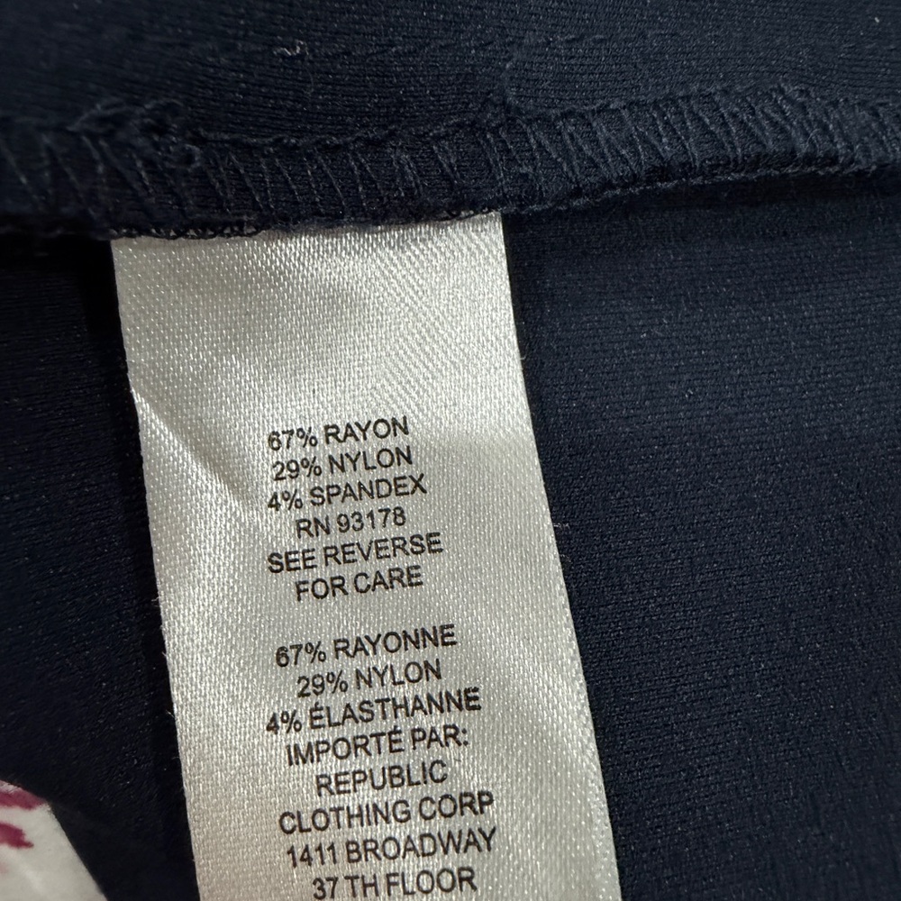 Chic Navy Buttoned Pencil Skirt - Picture 9 of 9